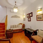 Oliva Al Nyaraló