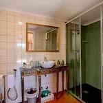 Oliva Al Nyaraló